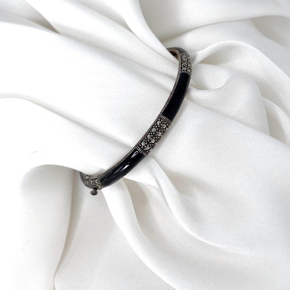 Vintage Sterling Silver marcasite and black enamel thin hinged bangle